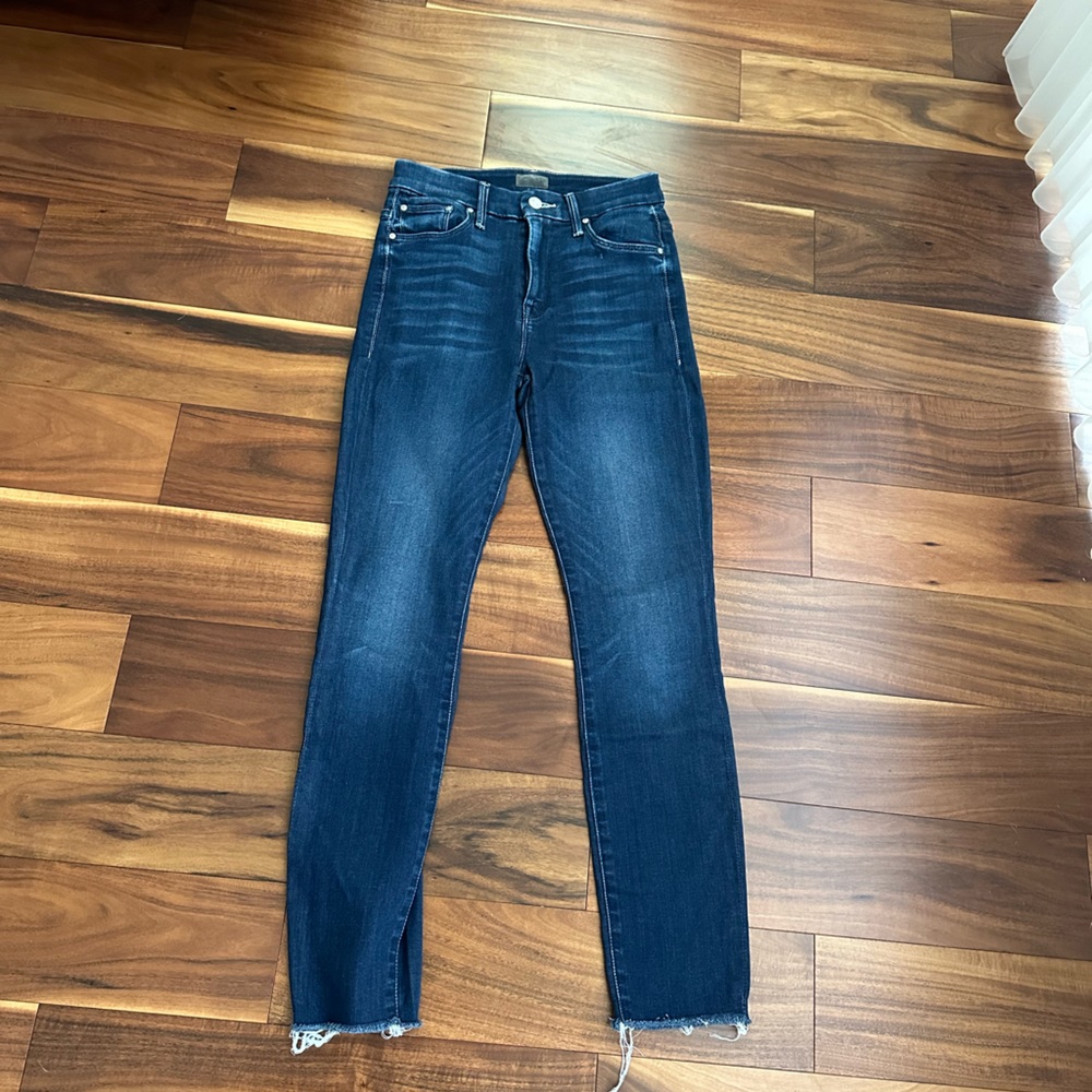 MOTHER HIGH WAISTED LOOKER ANKLE FRAY TONGUE AND CHIC DARK WASH SIZE 25 - Picture 9 of 15